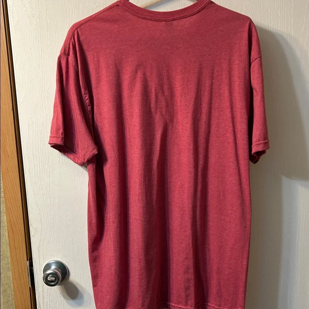 Gildan Red Graphic Tee - Picture 4 of 4